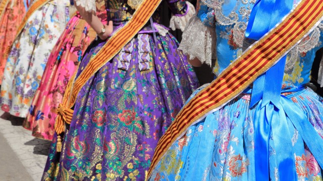 La indumentaria tradicional en la mujer valenciana