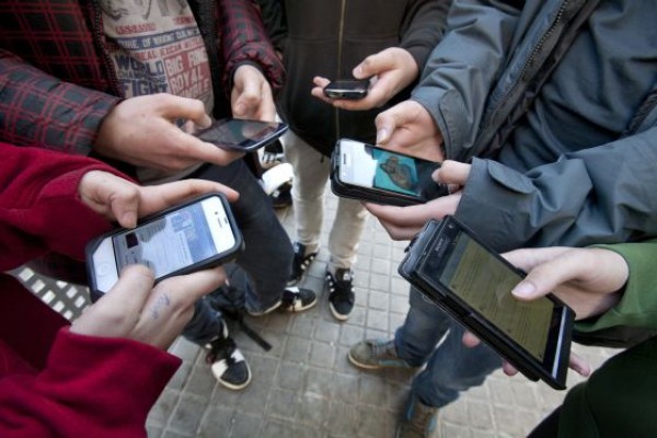 El 72% de los jóvenes utiliza el móvil como dispositivo principal para conectarse a Internet