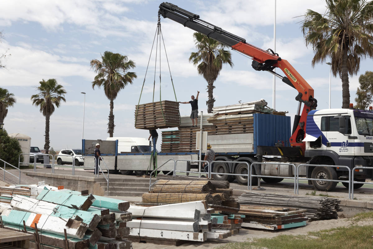 Castelló inicia los trámites para volver a licitar los chiringuitos en las playas del Gurugú y Pinar