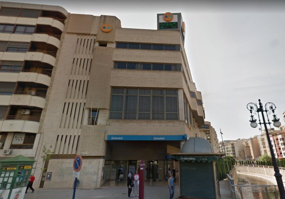 Orihuela ultima la compra del edificio del Aula de Cultura de la Fundación CAM