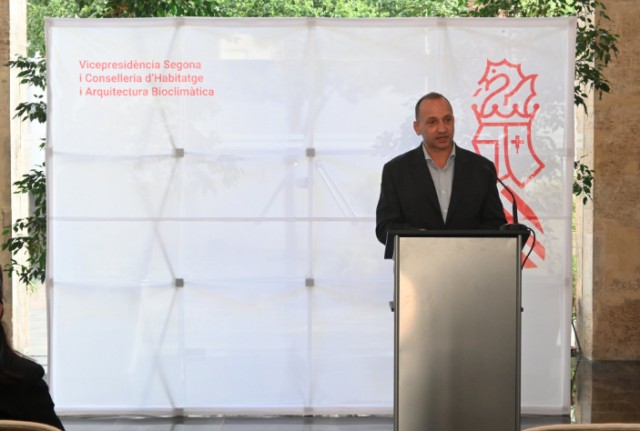 La Generalitat lanza un proyecto para duplicar comunidades energéticas que abastezcan a 50 municipios