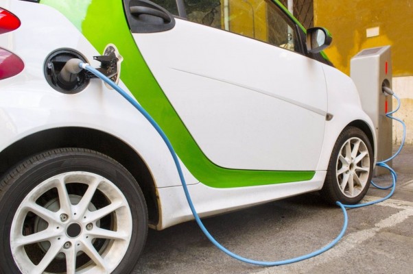 La histórica cotizada Nicolás Correa entra en el negocio de los vehículos eléctricos