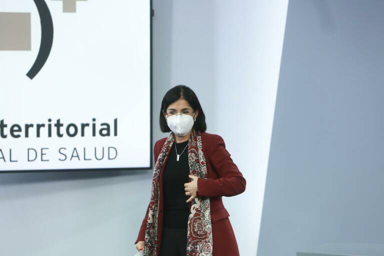 Intenso dolor de cabeza, mareos y vómitos, síntomas de la trombosis relacionada con AstraZeneca