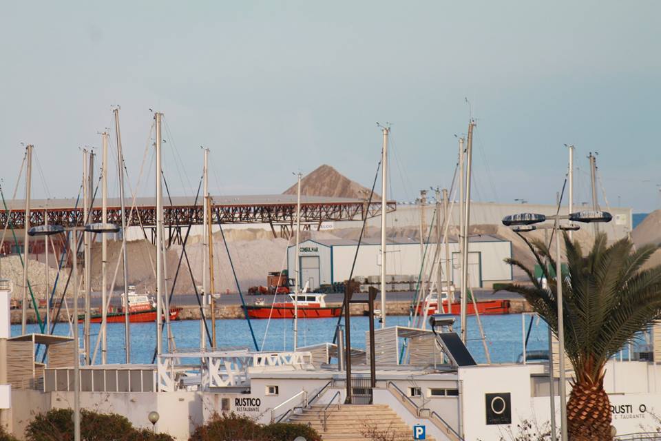 Frenem la Contaminació alerta que 4 dels 5 mesuradors del port superen els nivells de PM2.5