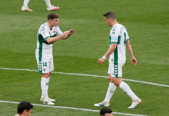 El Elche llega a la hora de la verdad fuera del descenso