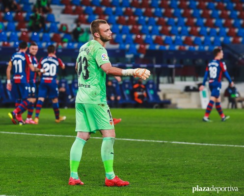El Levante reacciona y se lleva el derbi ante un Valencia falto de ideas