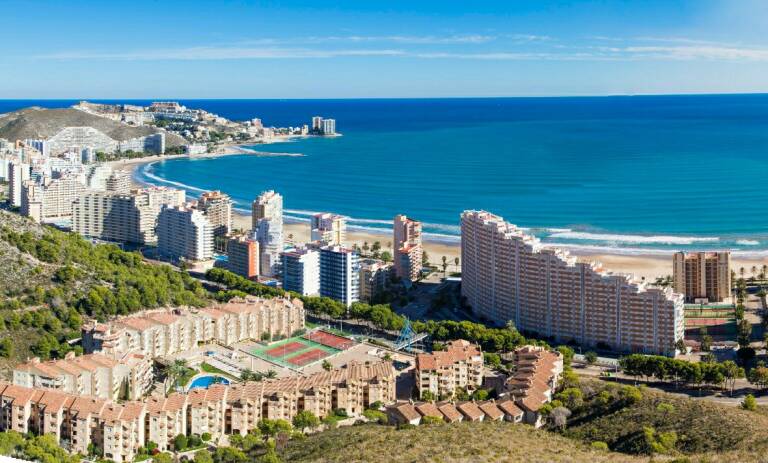 Cullera flexibiliza las restricciones municipales para garantizar una desescalada 