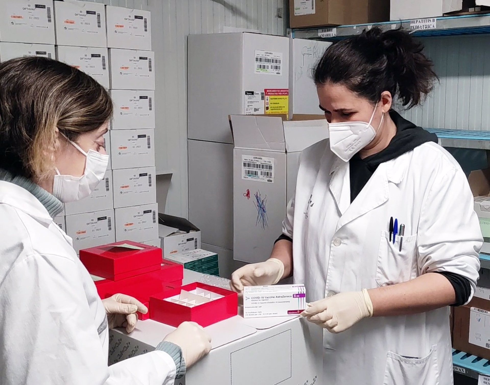 La Comunitat seguirá su plan de vacunación sin usar el lote de AstraZeneca paralizado en algunos países