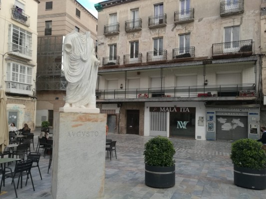 Una rehabilitación de libro en Cartagena: una empresa editará facsímiles desde un edificio BIC de la plaza San Francisco
