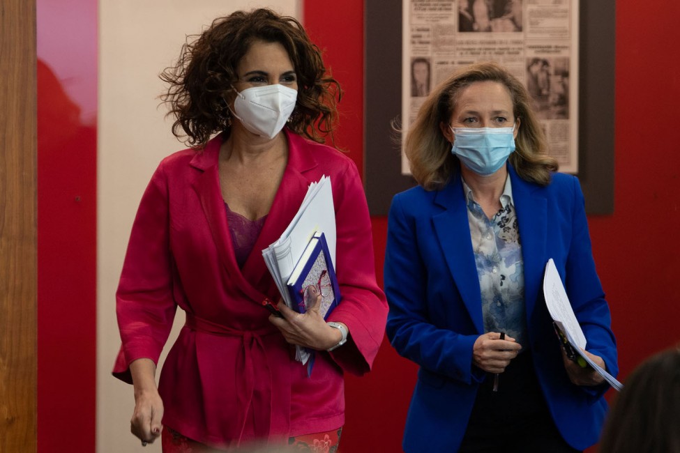 María Jesús Montero y Nadia Calviño. Foto: POOL MONCLOA - 