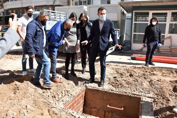 Las vallas del Mercado de Elche se retirarán como tarde el viernes y se aprovechará para renovar la zona