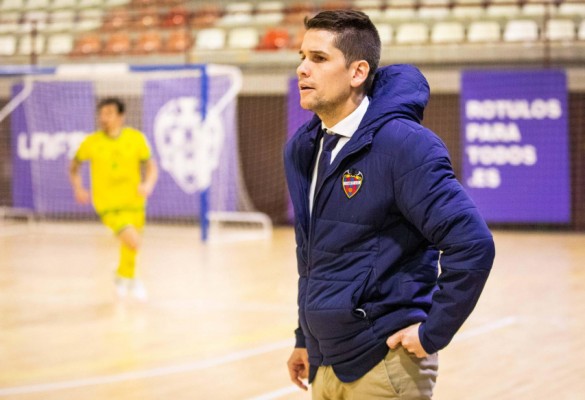 El entrenador Diego Ríos renueva con el Levante hasta 2023
