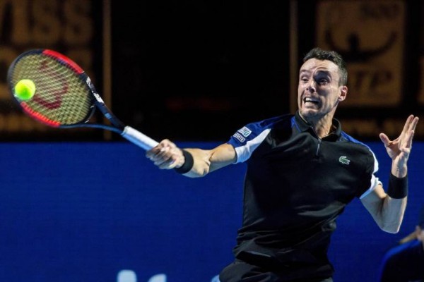 Roberto Bautista avanza a semifinales en Doha
