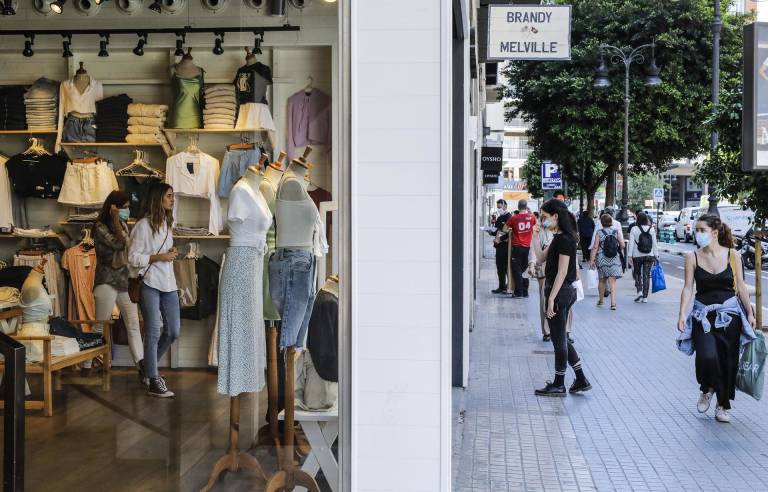 Las ventas del comercio minorista se desploman en la Comunitat Valenciana un 9 % en enero
