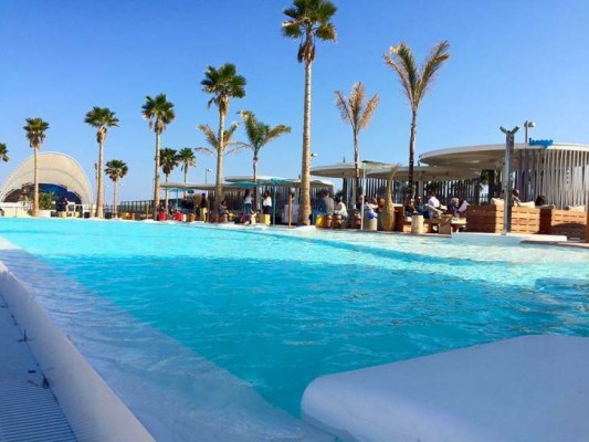 El Ayuntamiento niega amenazas a dos agentes para cerrar el Marina Beach 