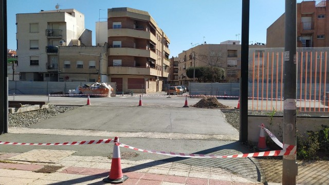 Un 'paso' histórico para los vecinos de Santiago el Mayor: primer acceso para peatones sobre el túnel