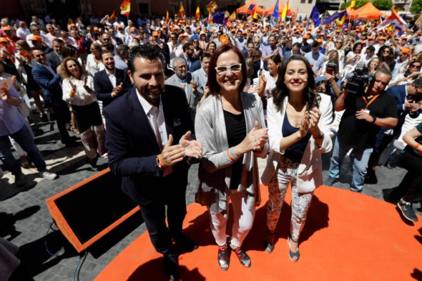 
Gómez y Franco, dos supervivientes de la política con caminos contrapuestos para el futuro
