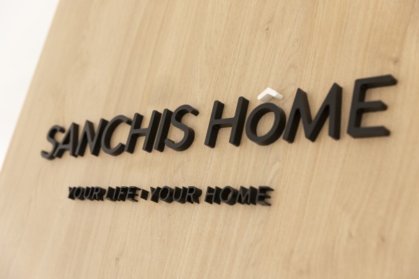 El grupo Rocersa, Azulev y Sanchis Hôme inicia el año con nuevo 'showroom' y una nueva colección