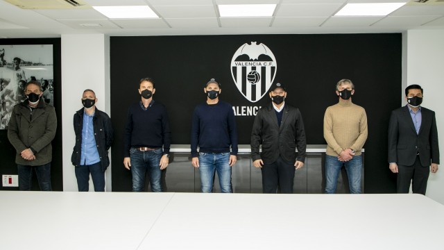Anil Murthy niega la llegada del príncipe a los jefes de departamento del club