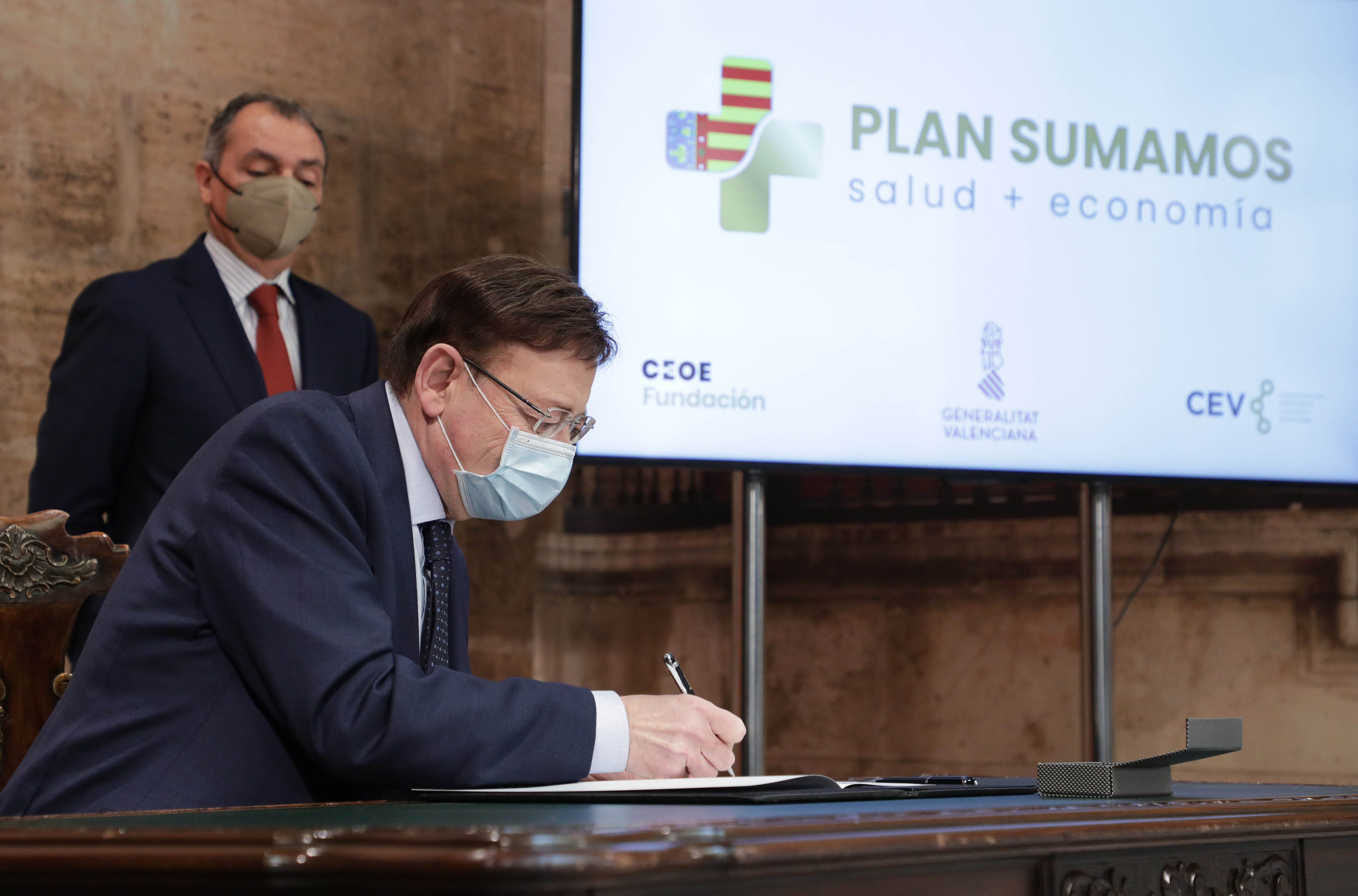 El Consell y la patronal valenciana suavizan la batalla autonómica por la planta de baterías