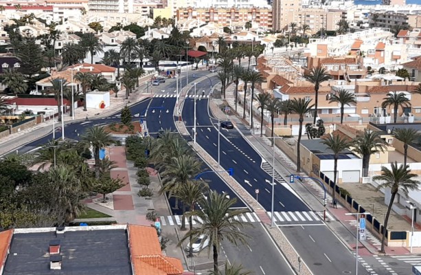 La rotonda del Caballito de Mar en La Manga ya es historia tras años de ser un atolladero