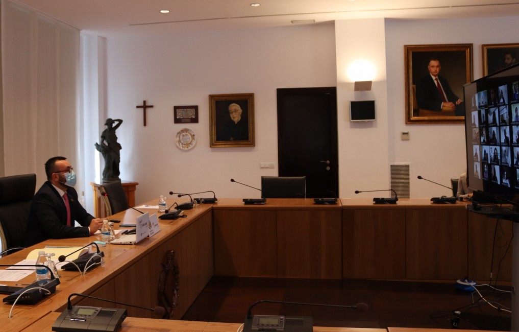 El alcalde Vila-real, José Benlloch, durante una de sus sesiones telemáticas en el salón de plenos. - 