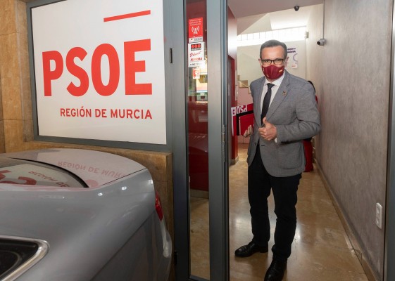 Diego Conesa acaricia San Esteban: 