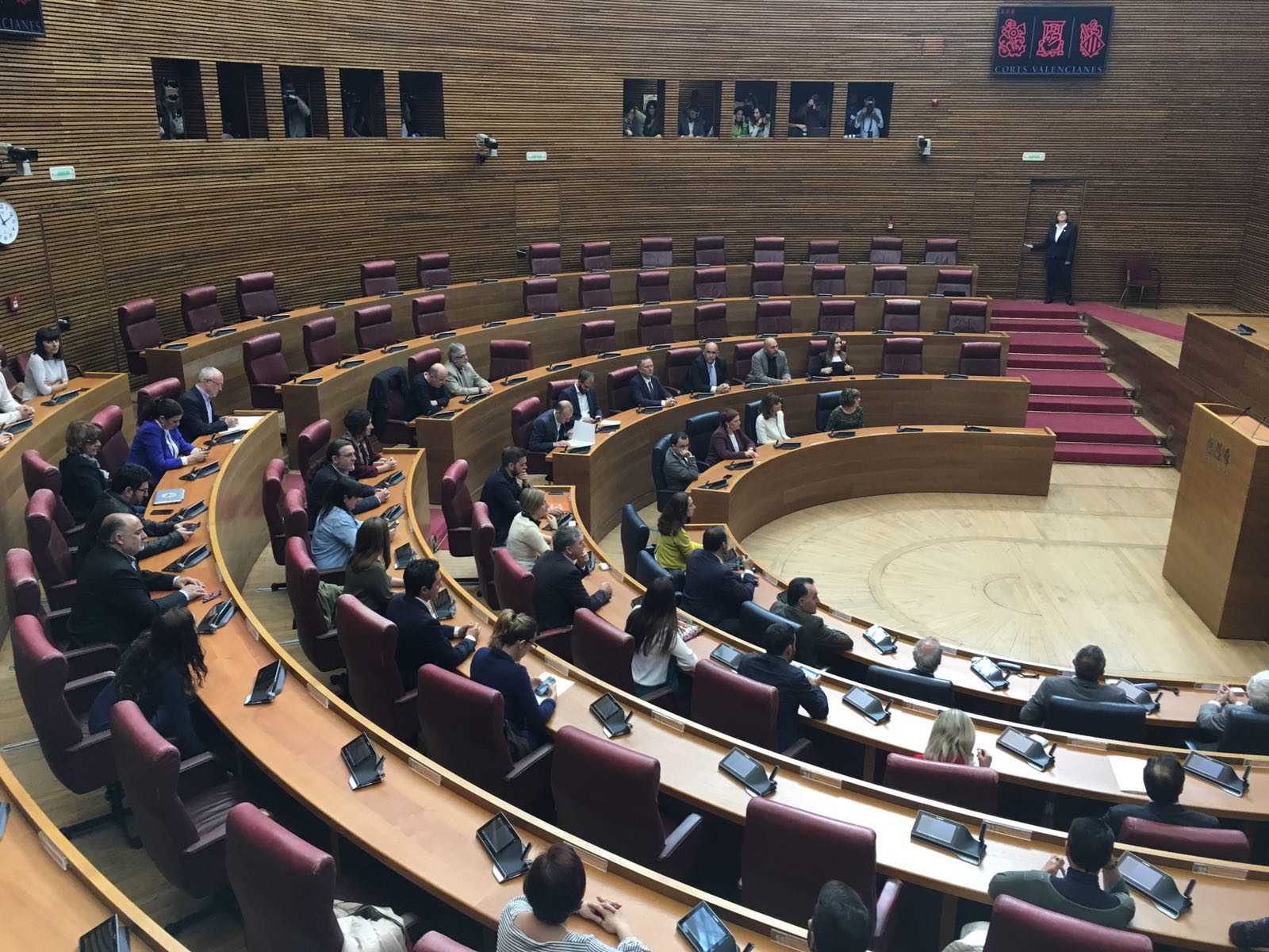 Les Corts proclaman su rechazo a los PGE sin el PP ni nueve diputados de Ciudadanos