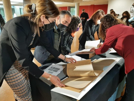 Tres relevantes documentos históricos restaurados por el Archivo Regional regresan a Archena, Bullas y Cieza