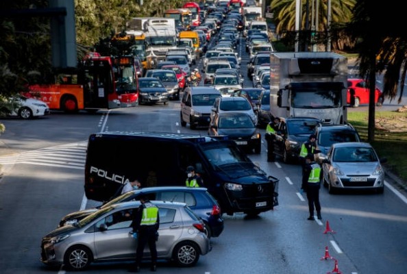  El ministerio propone cerrar perimetralmente las CCAA en el puente de San José y Semana Santa