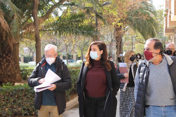 Sandra Gómez se reúne con vecinos de la Malva-rosa para iniciar la revisión del PGOU