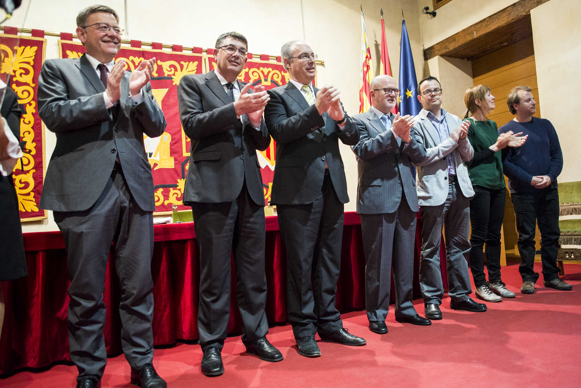 Les Corts celebran el 25 d'Abril con la exigencia de igualdad para la Comunitat y la apuesta por una Europa unida