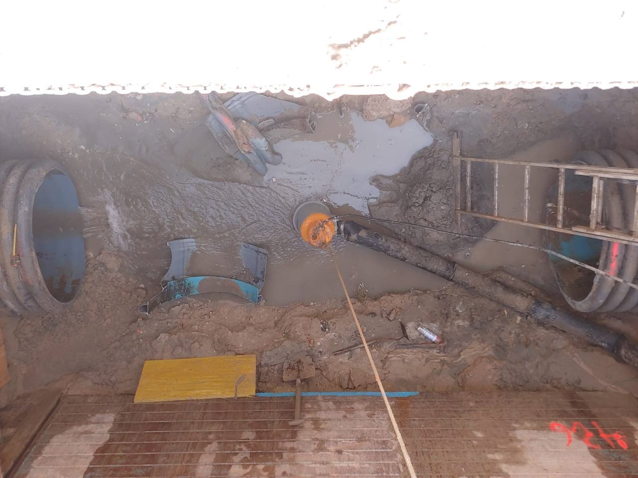 Castelló repara una avería del sistema de drenaje de La Marjalería en el Camí la Plana 