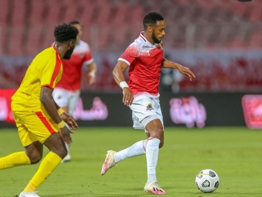 Hernani sale del agujero en Arabia