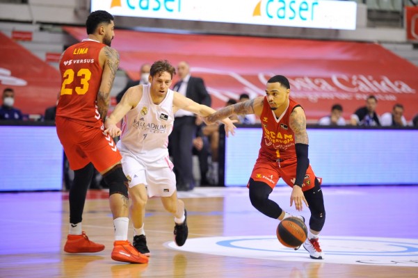 El tapón de Davis a Causeur en el UCAM-Madrid es la segunda mejor jugada en la Liga Endesa