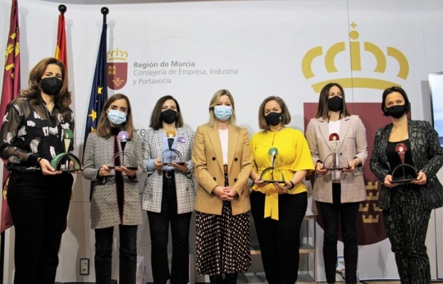 Cuando el liderazgo femenino tiene premio: los galardones 'Empresa y Mujer' reconocen seis trayectorias ejemplares
