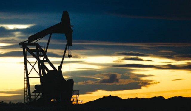 El barril de petróleo se dispara hasta máximos de hace 14 meses