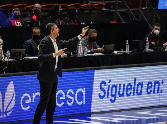 Rubén Burgos: 