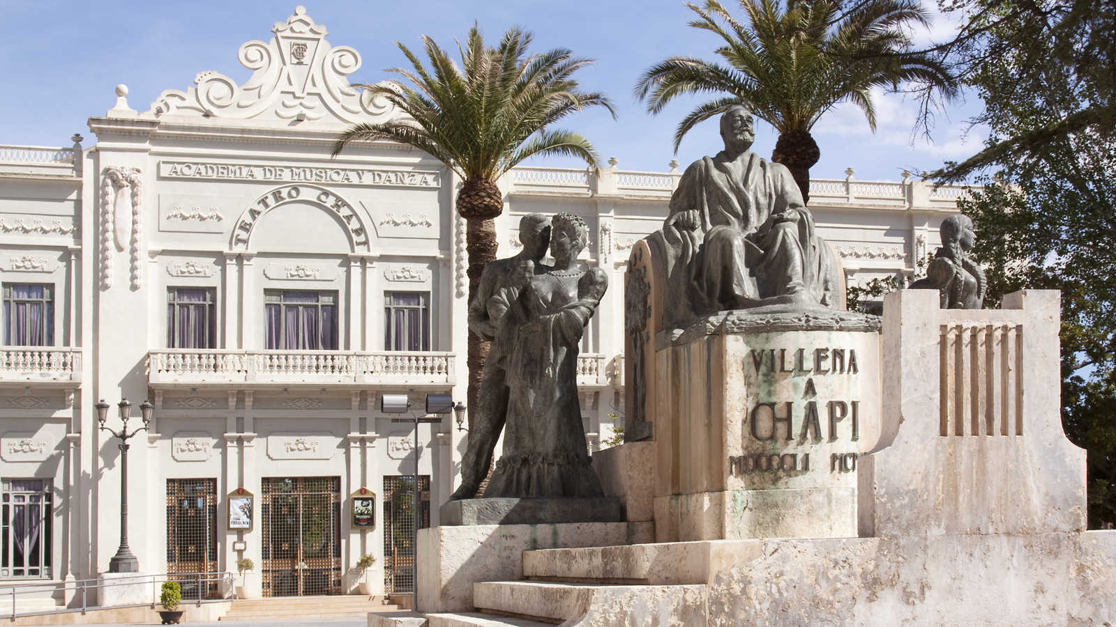 Fachada del Teatro Chapí de Villena - 