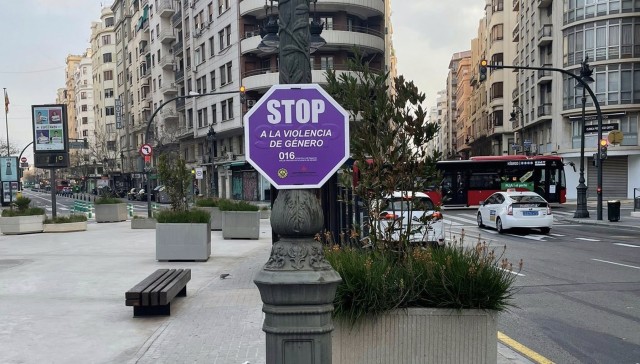 La Policía Local instala placas en València para 