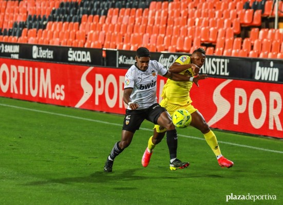Bálsamo para el Valencia y castigo para el Villarreal al que se le ha olvidado ganar (2-1)