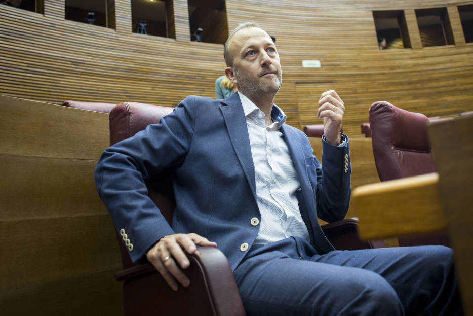 Cs se rompe en Les Corts: Marí queda en minoría contra los presupuestos de Rajoy