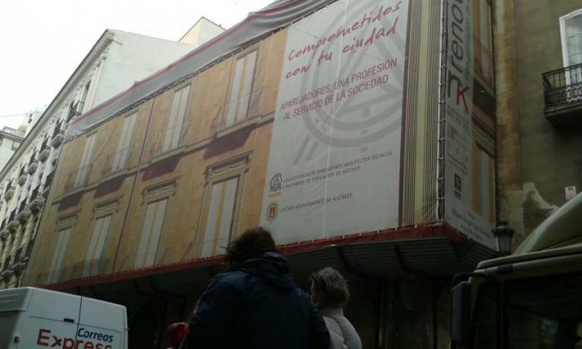 Los aparejadores valoran abrirse a ofertas directas para vender su palacete del centro de Alicante