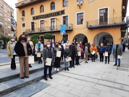 Alcantarilla reconoce a su vecina Carmen López Cremades y a los trabajadores de Ayuda a domicilio 