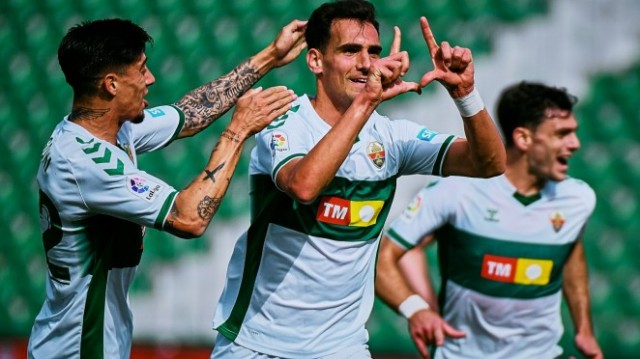 La necesidad del Elche mide a un Sevilla herido