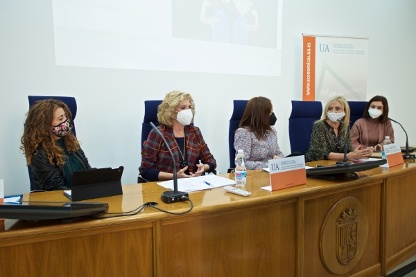 Liderazgo femenino: infrarrepresentado pero al alza, y con una voz propia