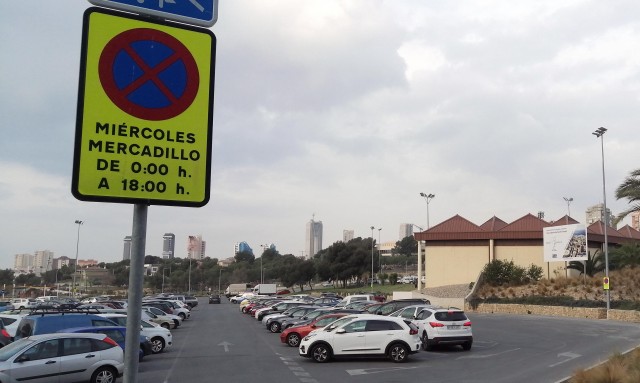 El PSOE de Benidorm plantea que se permita estacionar en el aparcamiento de Mercasa desde las 16 horas el día de mercadillo

