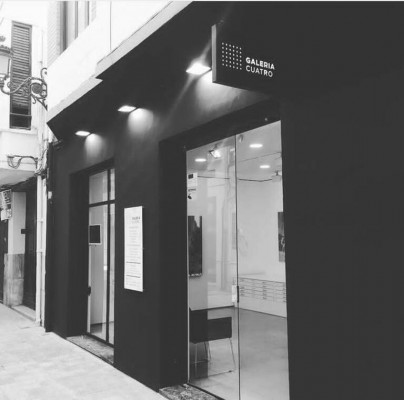 Galería Cuatro reúne a quince creadoras de varias disciplinas en 'Ellas'