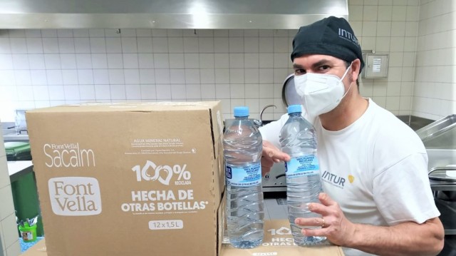 Grupo Intur elimina las botellas de plástico de todos sus centros