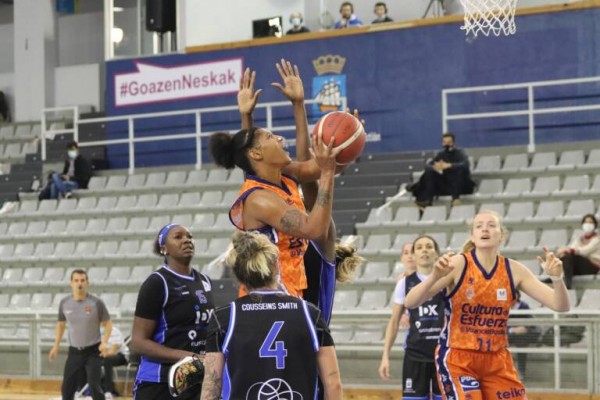 El Valencia se encomienda a la defensa ante IDK para empezar a soñar
